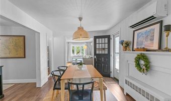 1107 Hope St, Bristol, RI 02809