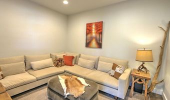 951 Hidden Valley Dr, Glenwood Springs, CO 81601