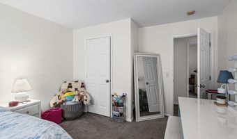 117 E Windswept Dr, Amsterdam, NY 12010