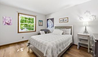 15873 Hayes Trail Ct, Apple Valley, MN 55124