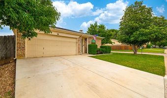 5532 Creek Valley Dr, Arlington, TX 76018