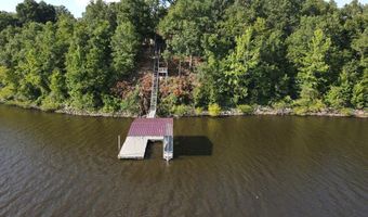 498 Delta Ln, Big Sandy, TN 38221