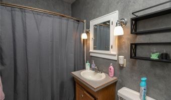 928 Bridge Ave, Albert Lea, MN 56007
