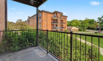 1227 S Old Wilke Rd 210, Arlington Heights, IL 60005