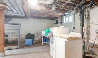 421 W College St, Aurora, MO 65605