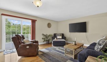 15 Shaker Heights Ln, Chester, NH 03036