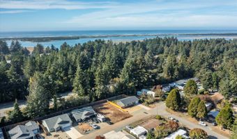 501 NORTH Ave, Bandon, OR 97411