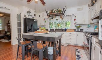 207 N Smith St, Owensville, IN 47665
