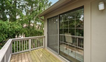 2250 Rivenoak Ct, Ann Arbor, MI 48103