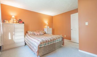 2083 Sun Valley Dr, Blakeslee, PA 18610