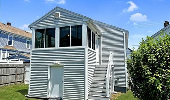 57 Friendship St, Newport, RI 02840
