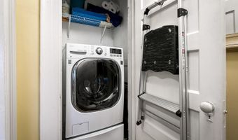 610 SOMERSET Rd 302, Baltimore, MD 21210