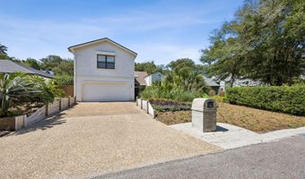 330 GARDEN Ln, Atlantic Beach, FL 32233