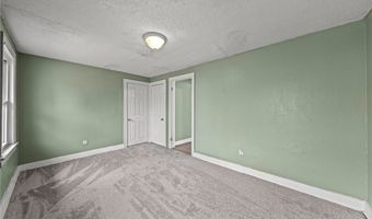 884 Lovers Ln, Akron, OH 44306