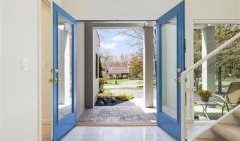 29 Dennell Dr, Lincoln, RI 02865
