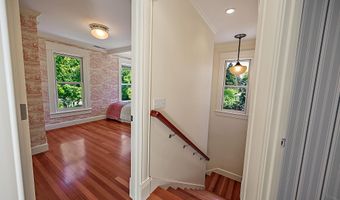 586 B St, Ashland, OR 97520