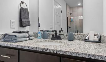 6102 NW Hoover St, Bentonville, AR 72713
