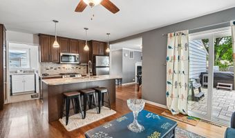 1810 N RIDGE Ave, Arlington Heights, IL 60004
