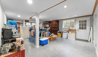 5121 BALTAN Rd, Bethesda, MD 20816