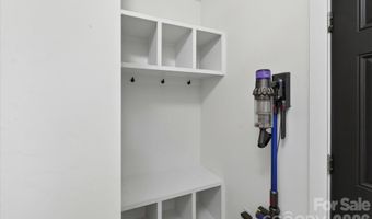 1608 Chippendale Rd, Charlotte, NC 28205