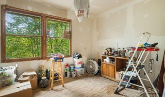 244 Mcmahon Ln, Bakersville, NC 28705