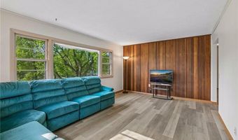 868 Oakwood Dr, Anoka, MN 55303