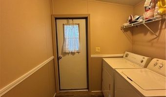 60 Flamingo Ave, Amherst, OH 44001