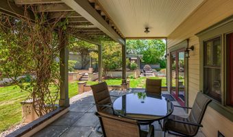 586 B St, Ashland, OR 97520