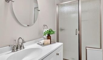 618 Running Creek Dr, Ballwin, MO 63021