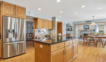 40498 N Sunset Dr, Antioch, IL 60002