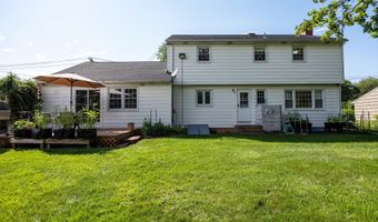 622 Wiese Rd, Cheshire, CT 06410