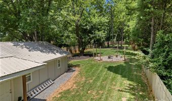 2717 Arnold Dr, Charlotte, NC 28205