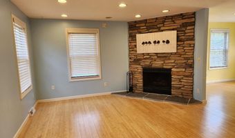 22 Baypath Way, Branford, CT 06405