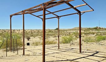17 Seco Rd, Caballo, NM 87931