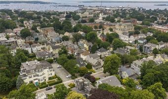 36 Ayrault St, Newport, RI 02840