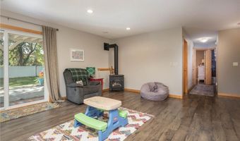 305 E Lake Geneva Rd NE, Alexandria, MN 56308