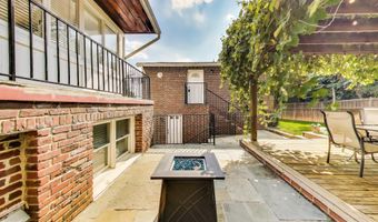 3100 N GLEBE Rd, Arlington, VA 22207