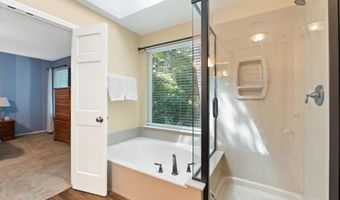 1008 Westrun Dr, Ballwin, MO 63021