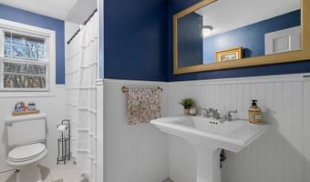 73 Airline Rd, Clinton, CT 06413