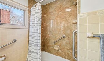 682 Budlong St, Adrian, MI 49221