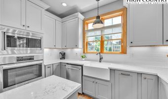 196 Whispering Streams Dr 2, Fleetwood, NC 28626
