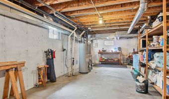 40498 N Sunset Dr, Antioch, IL 60002
