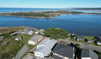 360 2ND St, Bandon, OR 97411