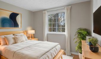8463 MONARCH Ct, Annandale, VA 22003