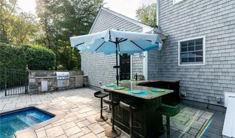 36 Beauchamp Dr, North Kingstown, RI 02874
