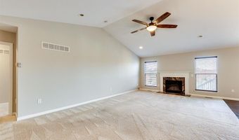 925 Meramec Grove Dr, Ballwin, MO 63021