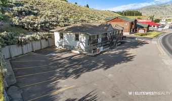 754 Yellowstone Ave, Cody, WY 82414