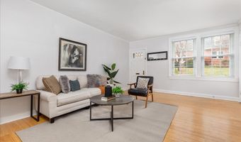 1021 S BARTON St 120, Arlington, VA 22204