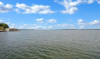 5617 S Lakeshore Dr, Shreveport, LA 71119