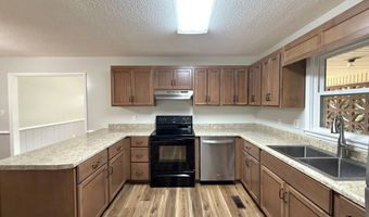 220 High St, Adel, GA 31620